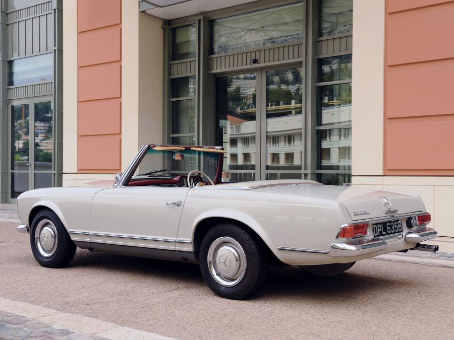  Mercedes-Benz 230 SL 1963 года  (фото 4 из 31)